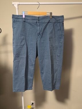 Blue Cotton Capri Pants –Size 20 - Classic Fit – Flat Front – Casual Summer Wear